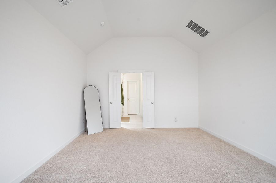 Spacious, unfurnished interior of a new home in Brookewater, Rosenberg (Image 44).