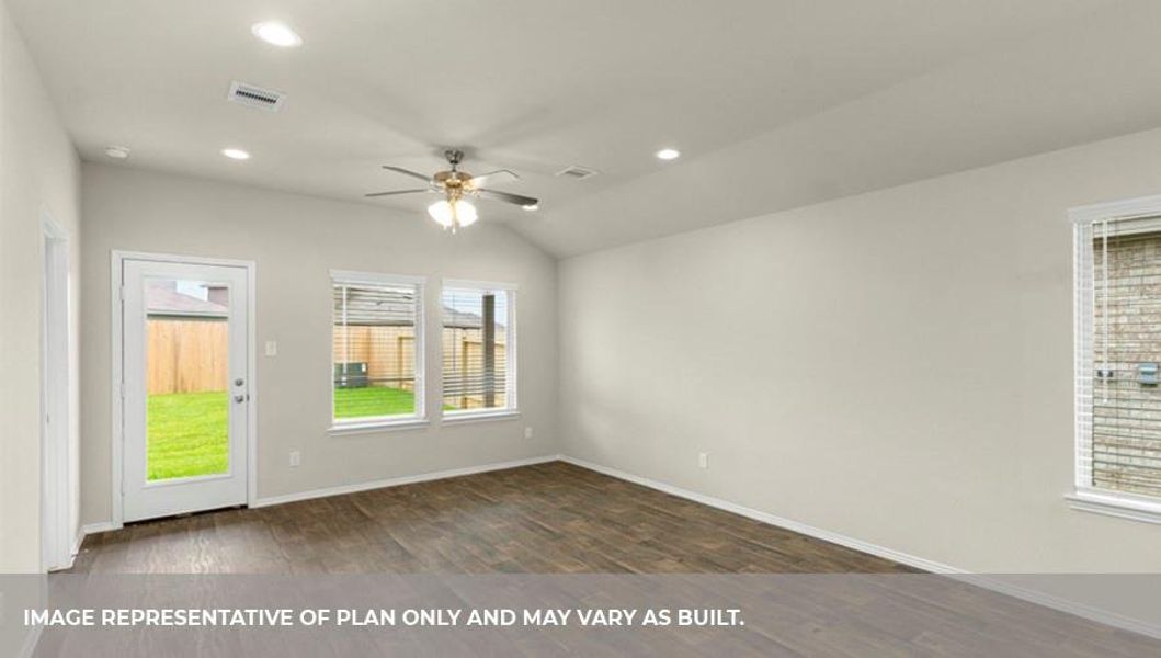 Spacious, unfurnished interior of a new home in Lake Conroe Cove, Willis (Image 8). Spacious, unfurnished interior of a new home in Lake Conroe Cove, Willis (Image 8).