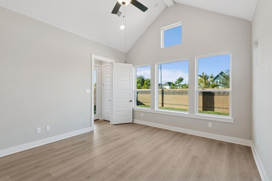 Spacious, unfurnished interior of a new home in , Katy (Image 37).