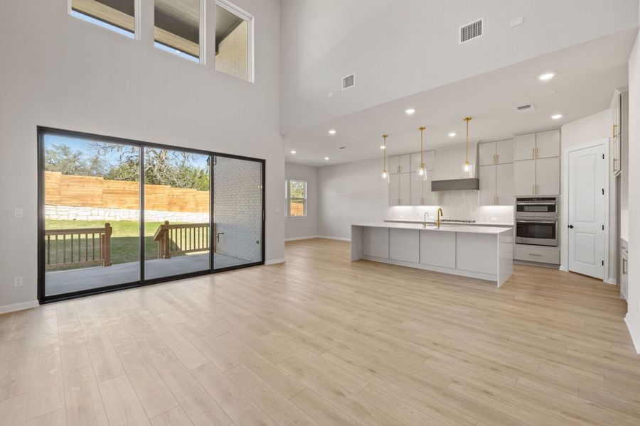 Representative unfurnished interior of a home built from the Ashlyn by Ashton Woods in Provence, Austin (Image 24).