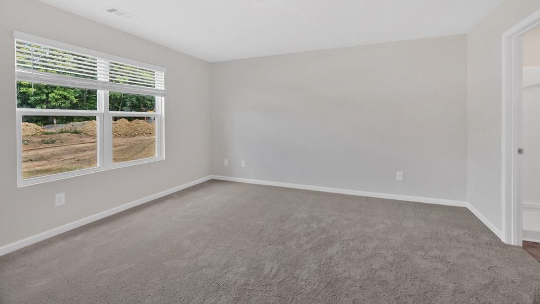 Spacious, unfurnished interior of a new home in Ferry Grove, Lexington (Image 7).