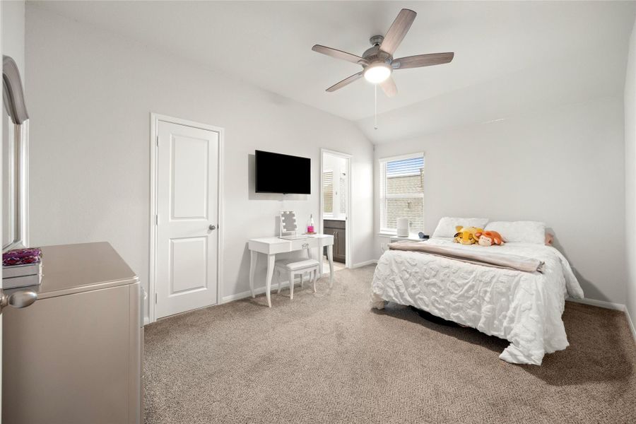 This spacious secondary bedroom offers the added convenience of its own private ensuite bathroom. This spacious secondary bedroom offers the added convenience of its own private ensuite bathroom.