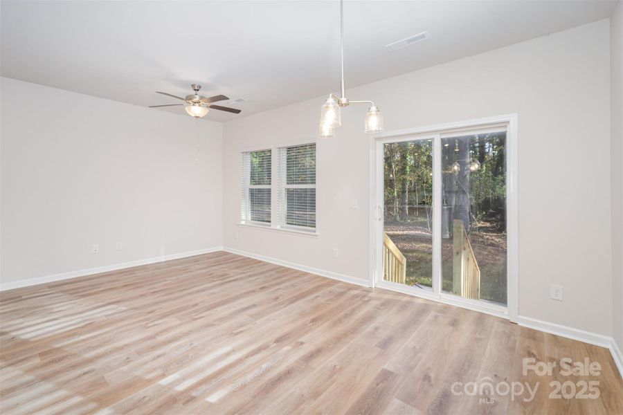 Photos of 2713 New Pineola Rd