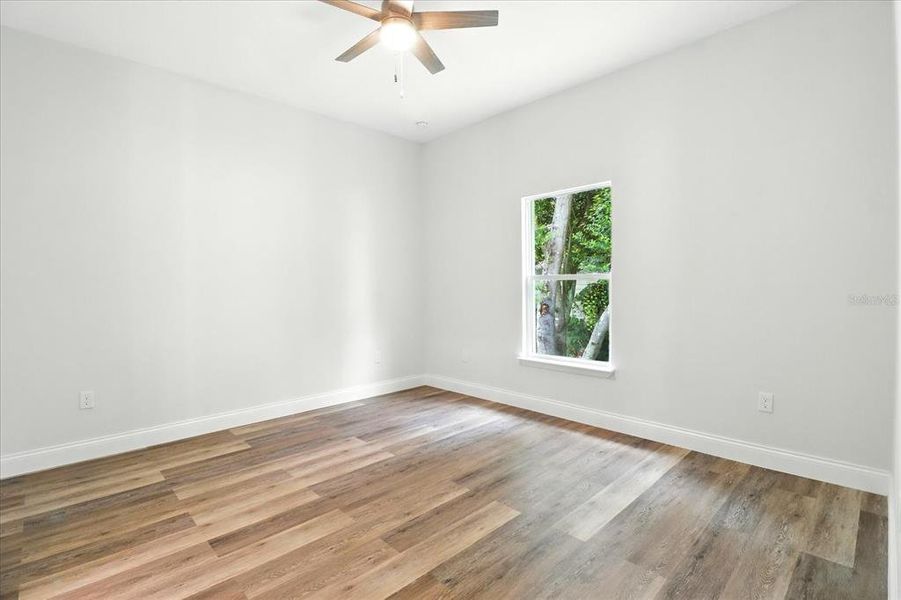 Spacious, unfurnished interior of a new home in , Citrus Springs (Image 14).