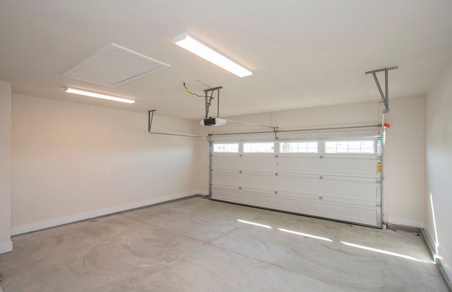 Garage in new home design at 55+ Active Adult Del Webb near Nashville. Garage in new home design at 55+ Active Adult Del Webb near Nashville.