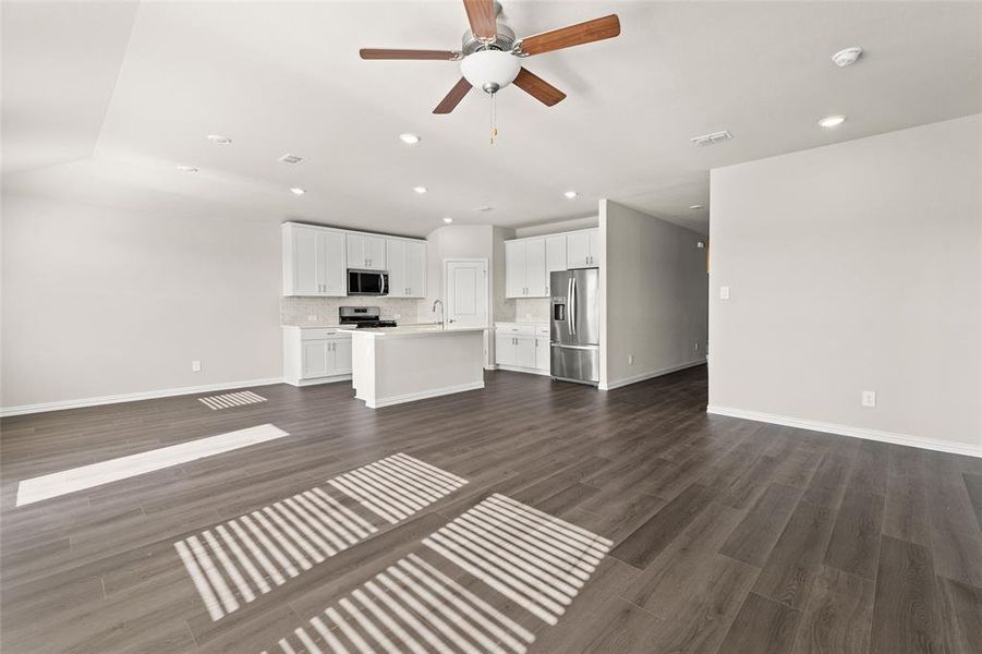 Spacious, unfurnished interior of a new home in River Ridge, Crandall (Image 18).