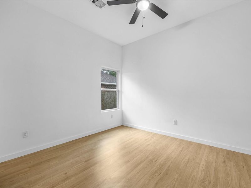 Image 2 of a home in . Image 2 of a home in .