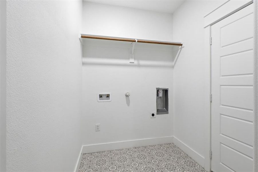 Spacious, unfurnished interior of a new home in , Azle (Image 23).