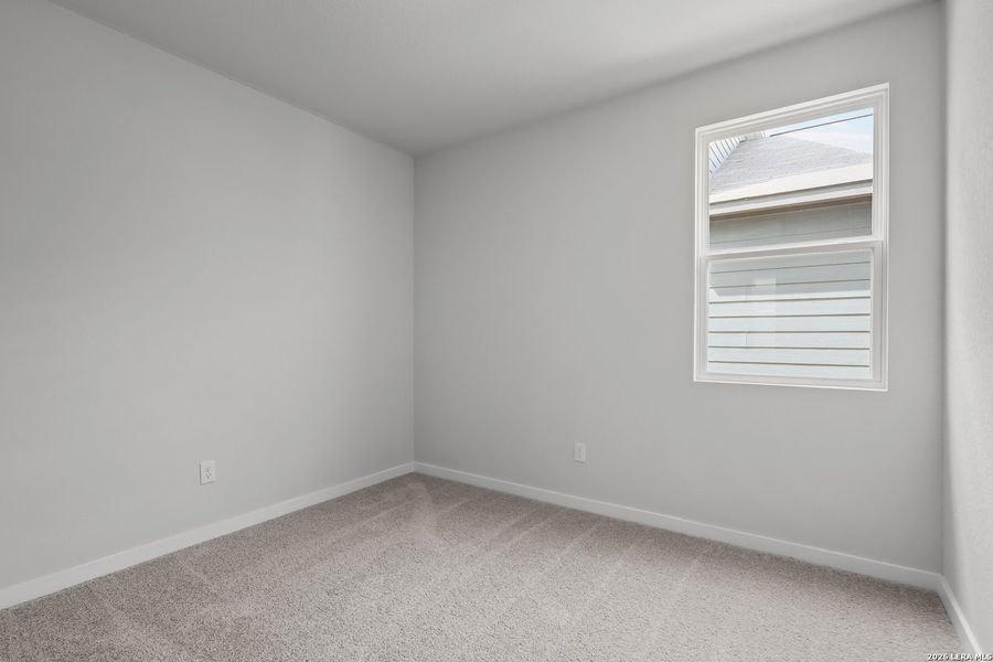 Spacious, unfurnished interior of a new home in Park Place, New Braunfels (Image 28).