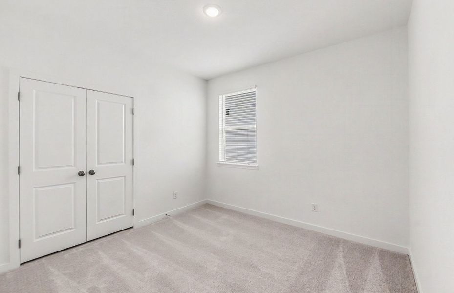 Spacious, unfurnished interior of a new home in Larson Crossing, Elgin (Image 18).