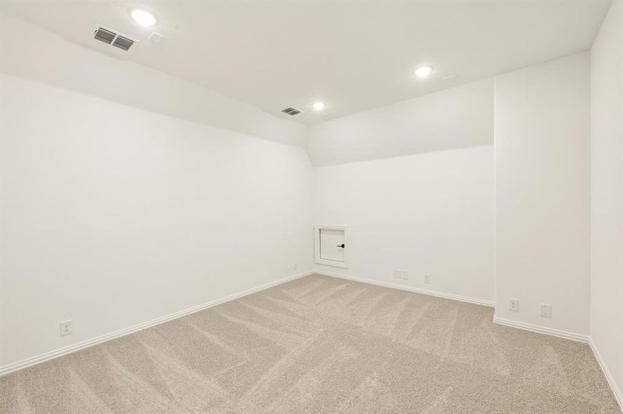 Spacious, unfurnished interior of a new home in Abe's Landing, Granbury (Image 28). Spacious, unfurnished interior of a new home in Abe's Landing, Granbury (Image 28).