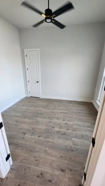 Spacious, unfurnished interior of a new home in Paloma Ranches, Justin (Image 8).