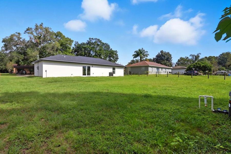Exterior details and patio area of a home in , Dunnellon (Image 29).