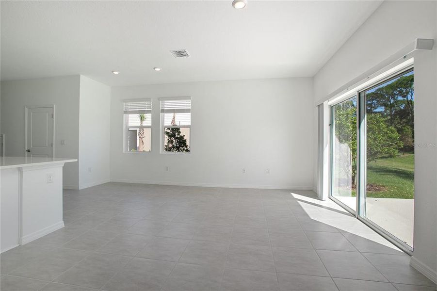Spacious, unfurnished interior of a new home in , Edgewater (Image 22).