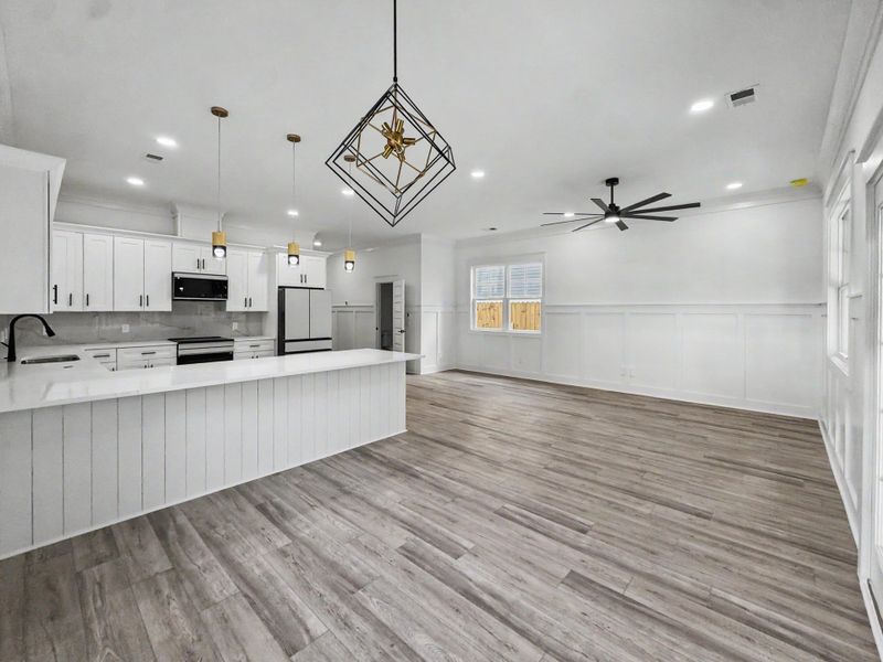 Spacious, unfurnished interior of a new home in , North Charleston (Image 40).
