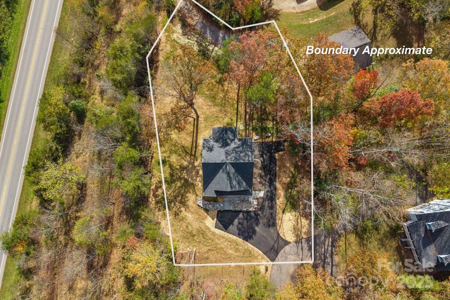 Approximate boundary of 129 Courtney Lane - not to be construed as a survey.