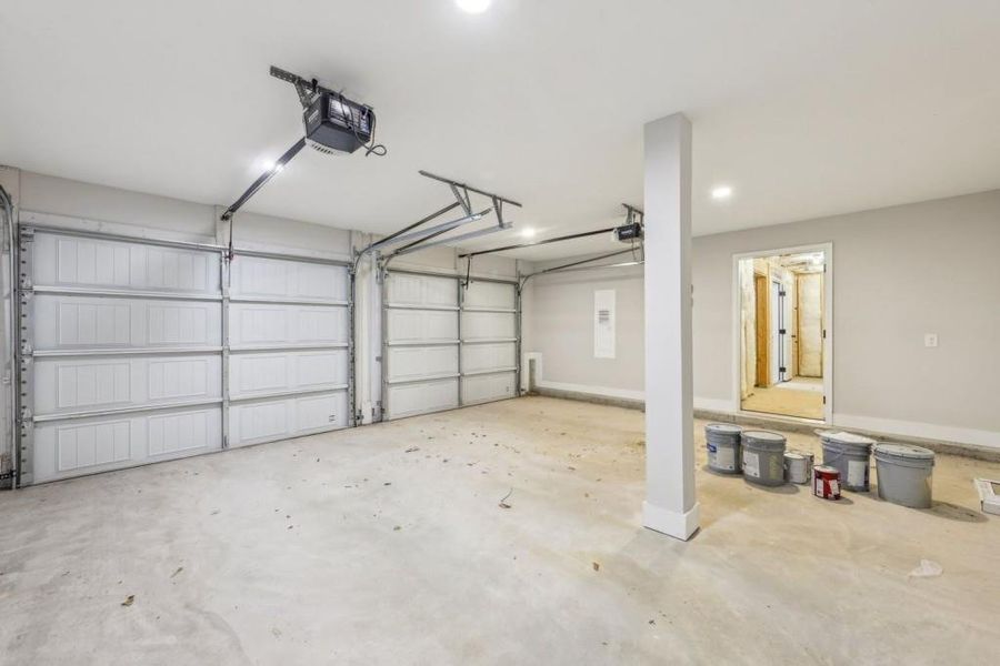 Spacious, unfurnished interior of a new home in , Atlanta (Image 21). Spacious, unfurnished interior of a new home in , Atlanta (Image 21).