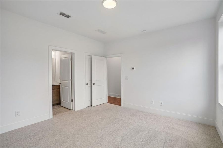 Spacious, unfurnished interior of a new home in Waterhaven, Cumming (Image 26).