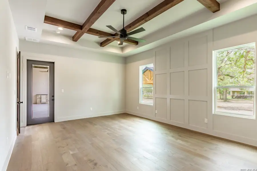 Spacious, unfurnished interior of a new home in , Bulverde (Image 28).