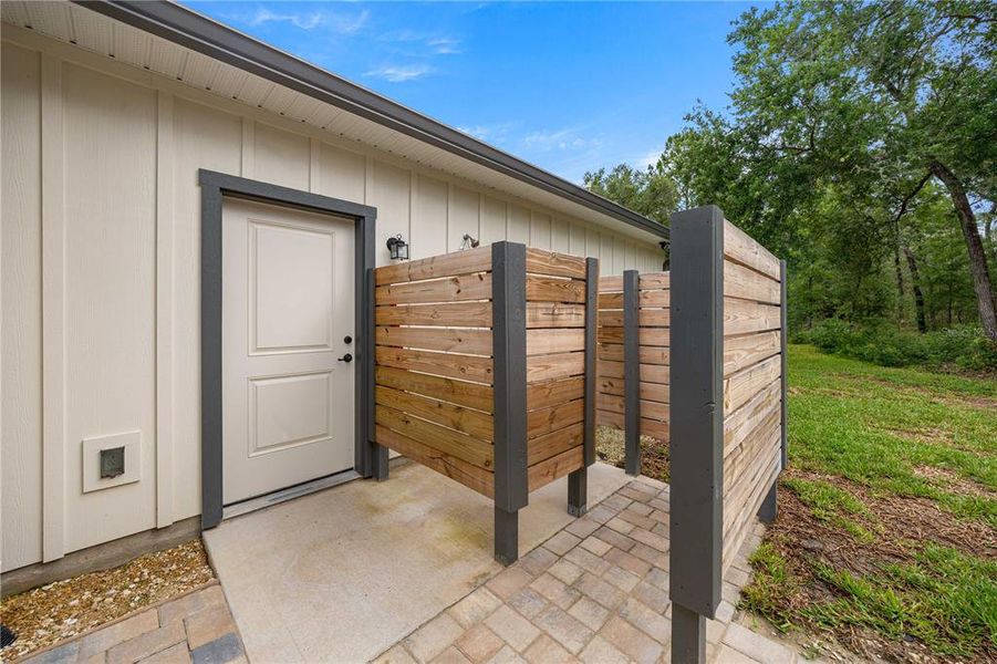 Exterior details and patio area of a home in , Dunnellon (Image 20). Exterior details and patio area of a home in , Dunnellon (Image 20).