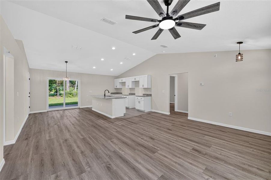 Spacious, unfurnished interior of a new home in , Ocklawaha (Image 15).