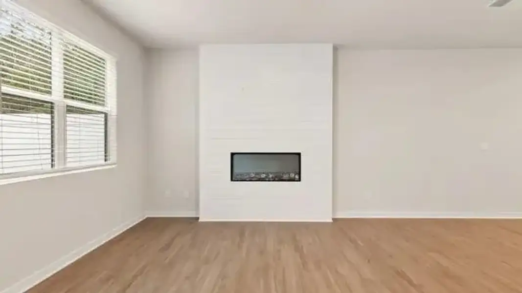 Spacious, unfurnished interior of a new home in Sherwood Square, Flowery Branch (Image 16).