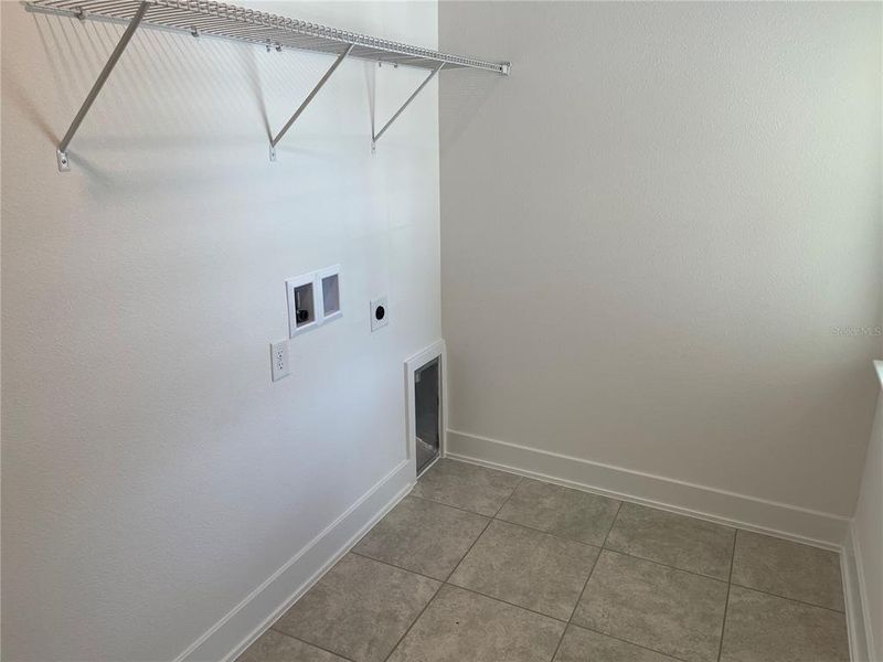 Spacious, unfurnished interior of a new home in Harmony Central, St. Cloud (Image 15).