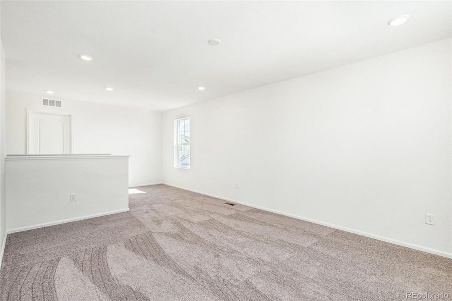 Spacious, unfurnished interior of a new home in Farmlore, Brighton (Image 30).