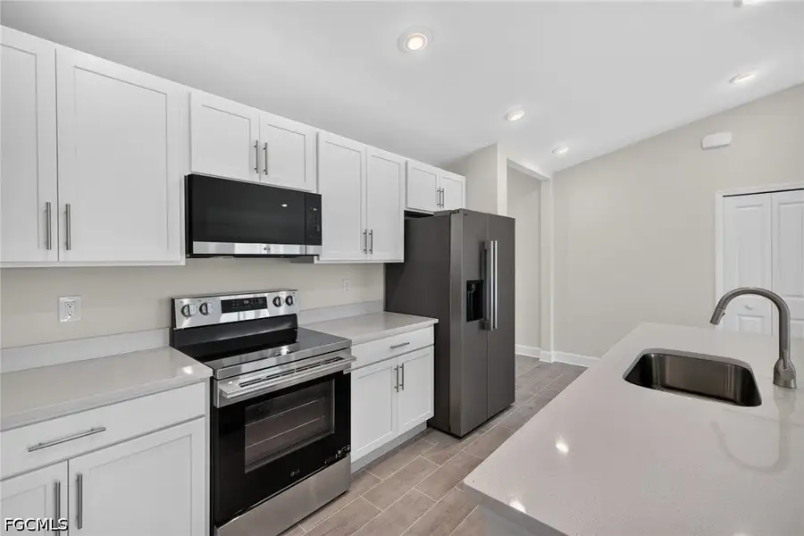 Furnished interior view inside a new home in Cape Coral, Cape Coral (Image 11).