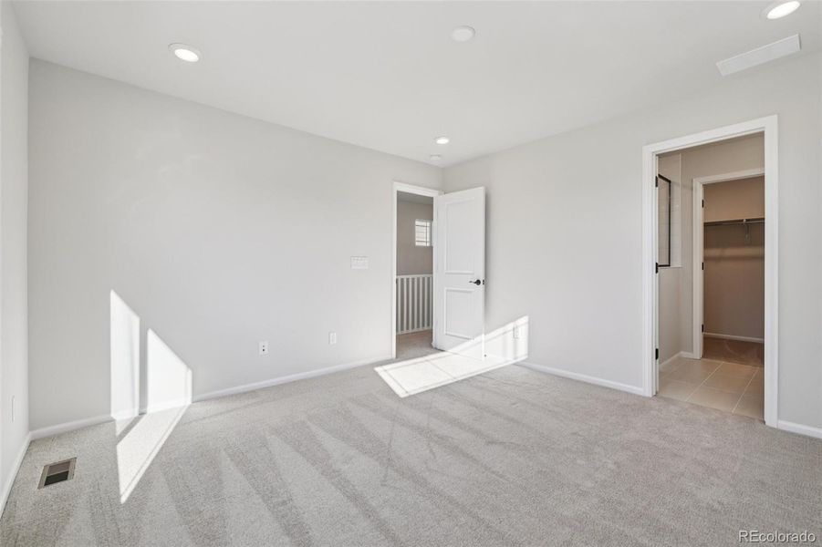 Spacious, unfurnished interior of a new home in The Villas Collection at Sterling Ranch, Littleton (Image 37).