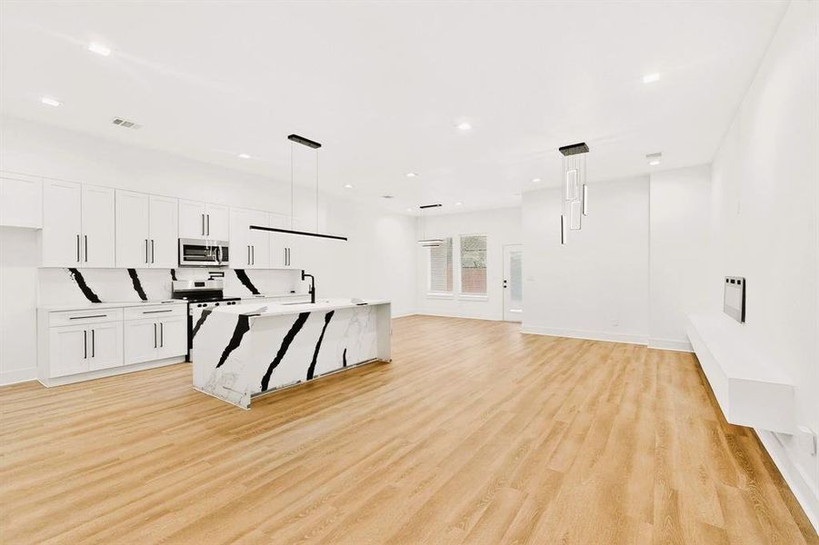 Spacious, unfurnished interior of a new home in , Dallas (Image 39). Spacious, unfurnished interior of a new home in , Dallas (Image 39).