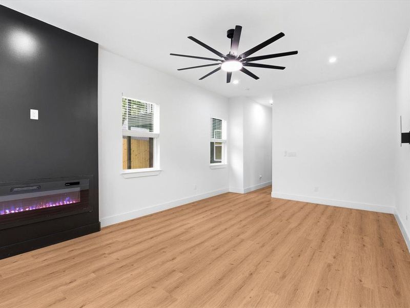 Spacious, unfurnished interior of a new home in , Dallas (Image 33).