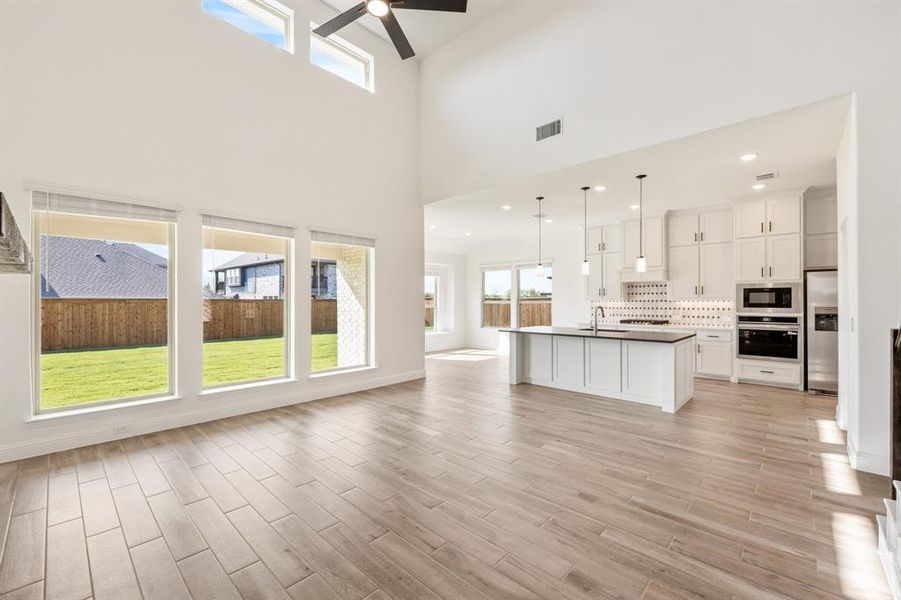 Spacious, unfurnished interior of a new home in Terracina, Rockwall (Image 23). Spacious, unfurnished interior of a new home in Terracina, Rockwall (Image 23).