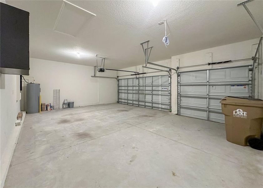 Spacious, unfurnished interior of a new home in , Winter Garden (Image 27).