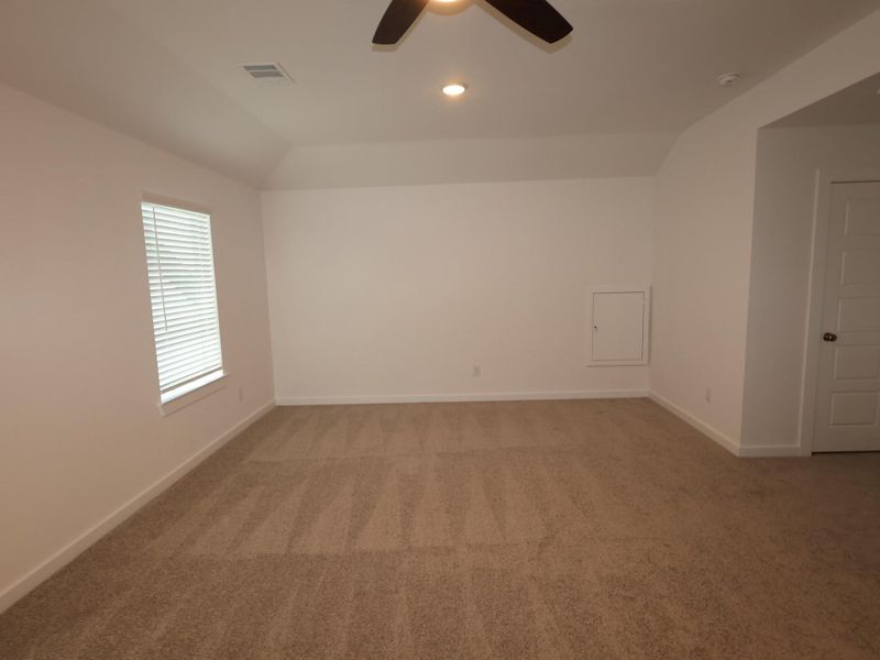 Spacious, unfurnished interior of a new home in Summerview, Fulshear (Image 12).