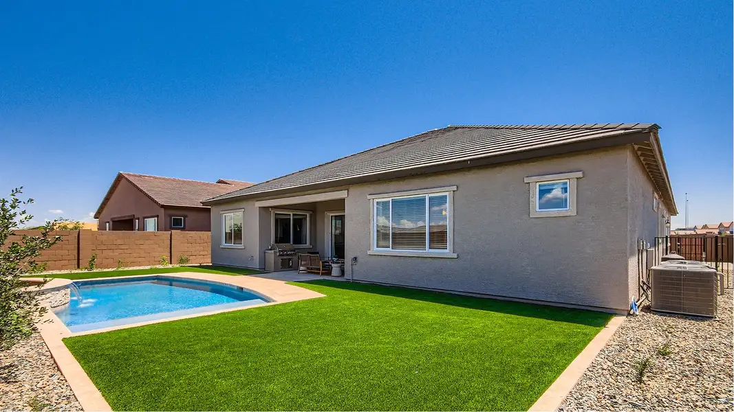 5582 Evolution Exterior Back F1 Base6