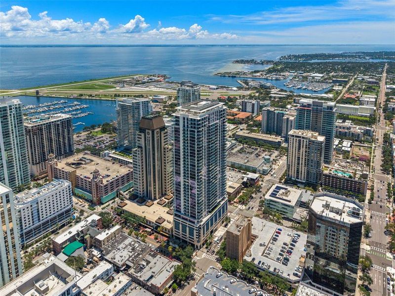 Condo located in St. Petersburg, FL showcasing its design and architecture (Image 25). Condo located in St. Petersburg, FL showcasing its design and architecture (Image 25).