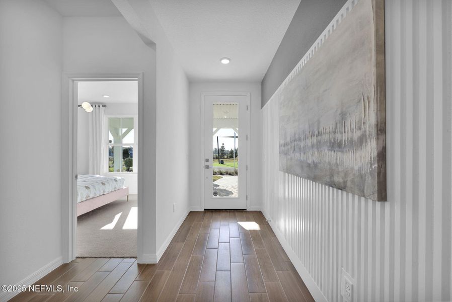 Spacious, unfurnished interior of a new home in Murray Farms, Middleburg (Image 24).