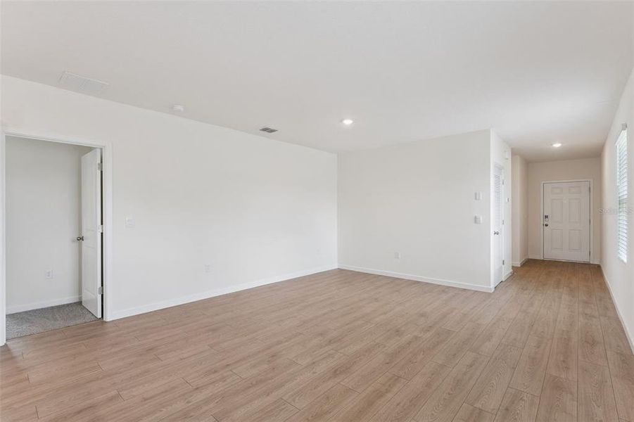 Spacious, unfurnished interior of a new home in Crossroads at Kelly Park, Apopka (Image 17). Spacious, unfurnished interior of a new home in Crossroads at Kelly Park, Apopka (Image 17).
