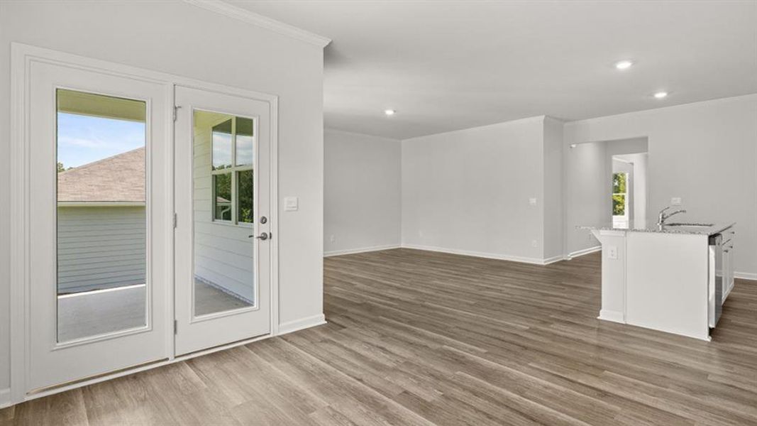 Spacious, unfurnished interior of a new home in Oaks at Cedar Grove, Fairburn (Image 13).