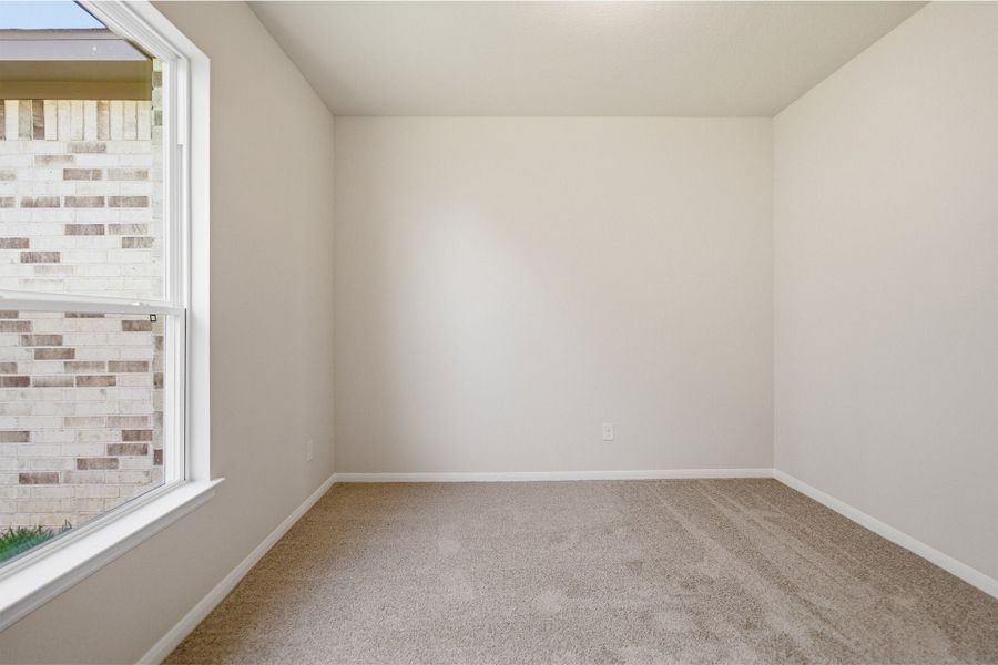 Spacious, unfurnished interior of a new home in Canterra Creek, Rosharon (Image 23).