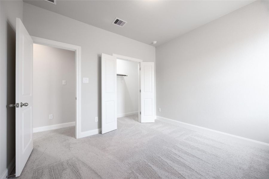 Spacious, unfurnished interior of a new home in Sunterra, Katy (Image 21). Spacious, unfurnished interior of a new home in Sunterra, Katy (Image 21).