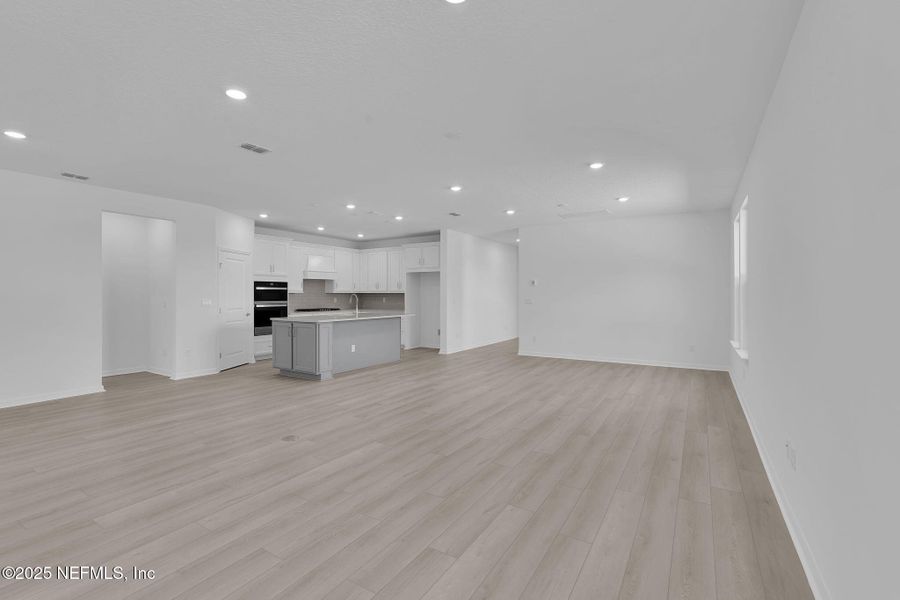Spacious, unfurnished interior of a new home in Del Webb Saint Johns, St. Johns (Image 16).
