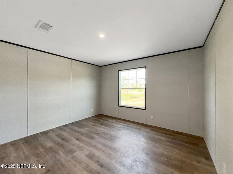 Spacious, unfurnished interior of a new home in , Lake City (Image 16).