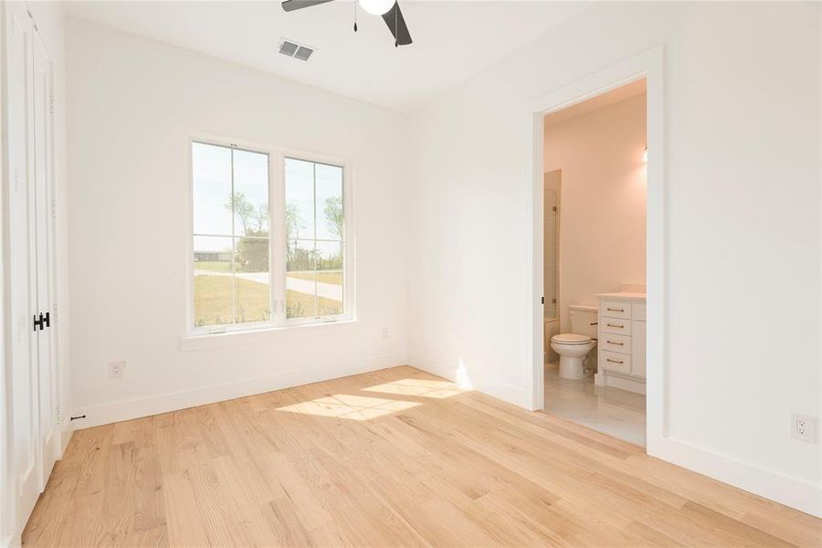 Spacious, unfurnished interior of a new home in , Celeste (Image 29).