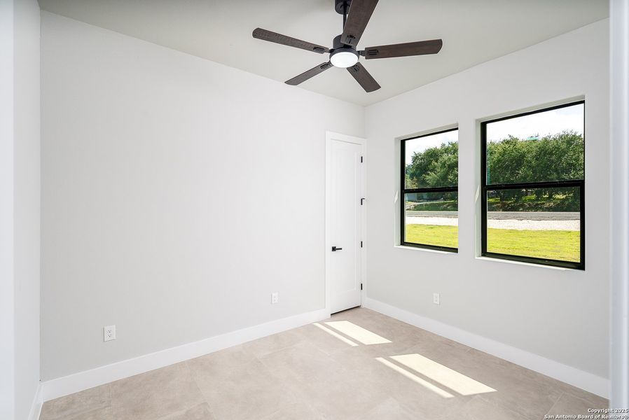 Spacious, unfurnished interior of a new home in , San Antonio (Image 25).