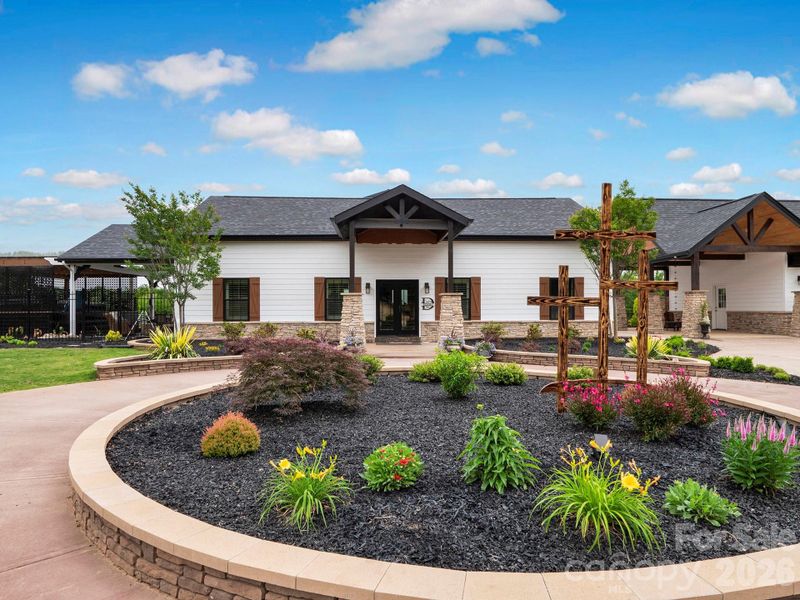 Community amenities in , Clover (Image 30).
