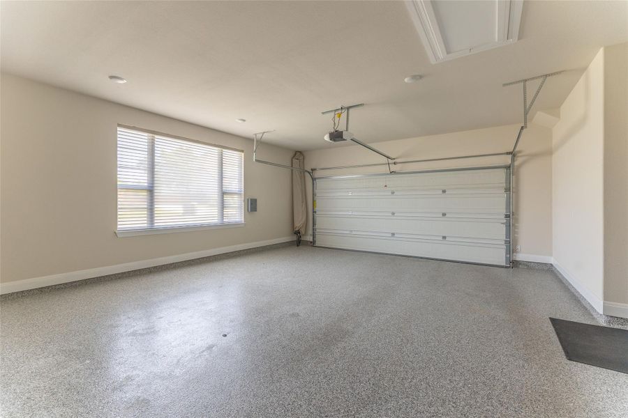 Spacious, unfurnished interior of a new home in , Dripping Springs (Image 21).