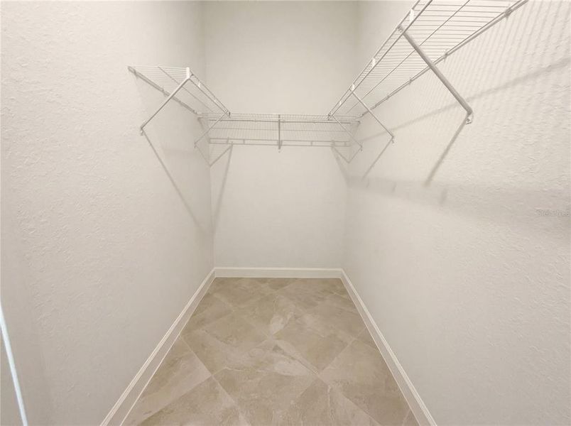 Spacious, unfurnished interior of a new home in Harbor East, Port Charlotte (Image 23).