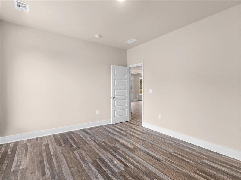 Spacious, unfurnished interior of a new home in , Mansfield (Image 15).